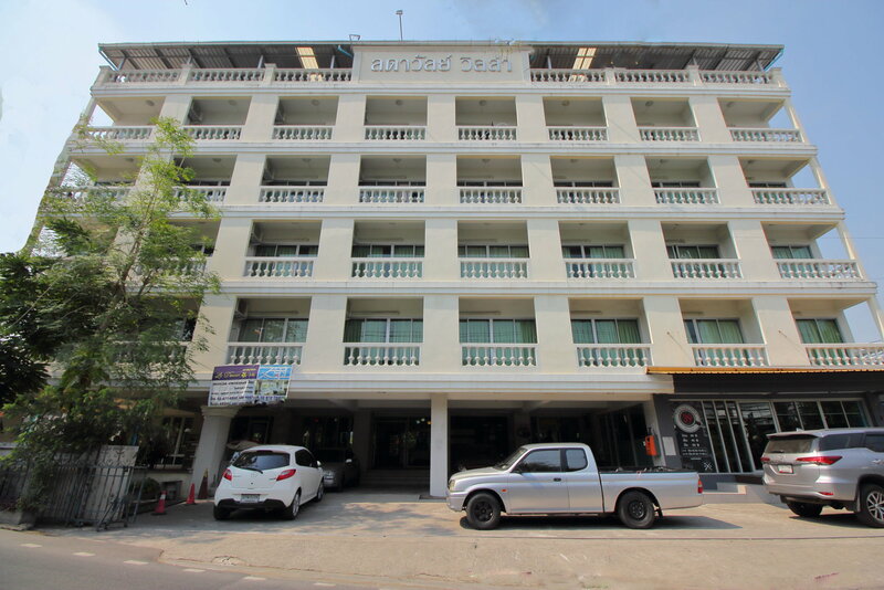 Гостиница Super Oyo 498 Ladawan Villa в Бангкоке
