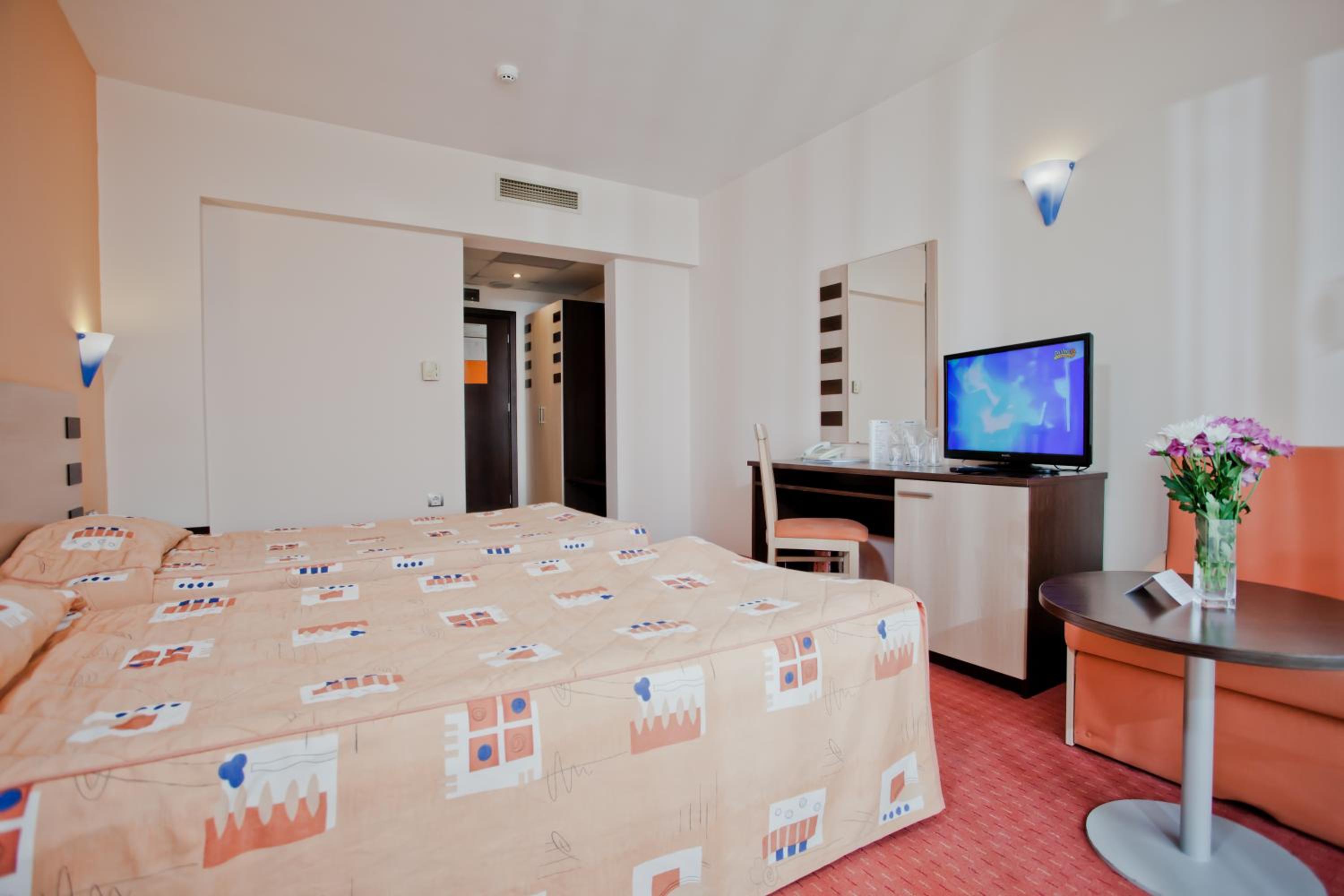 Фото Селена