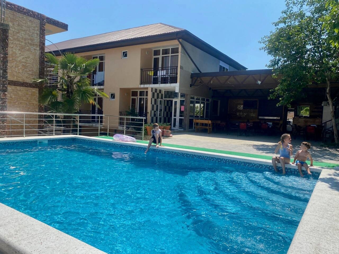 Фото отеля 1