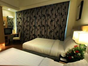 Гостиница Crown Garden Hotel