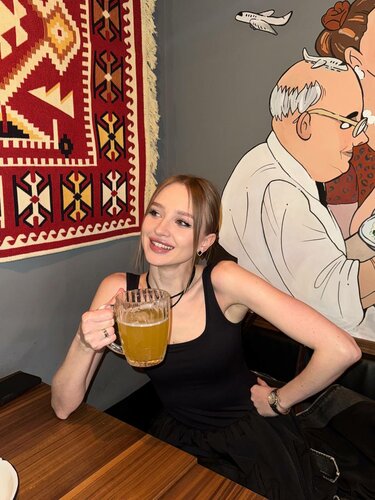 Желідегі ер адамның порнофотосуреттері