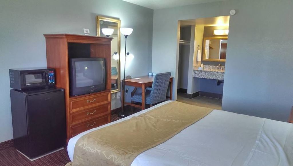 Фото Travelodge by Wyndham Flagstaff Near I-40