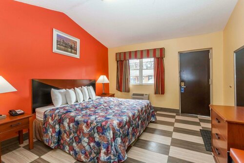 Гостиница Travelodge by Wyndham Jersey City в Джерси-Сити