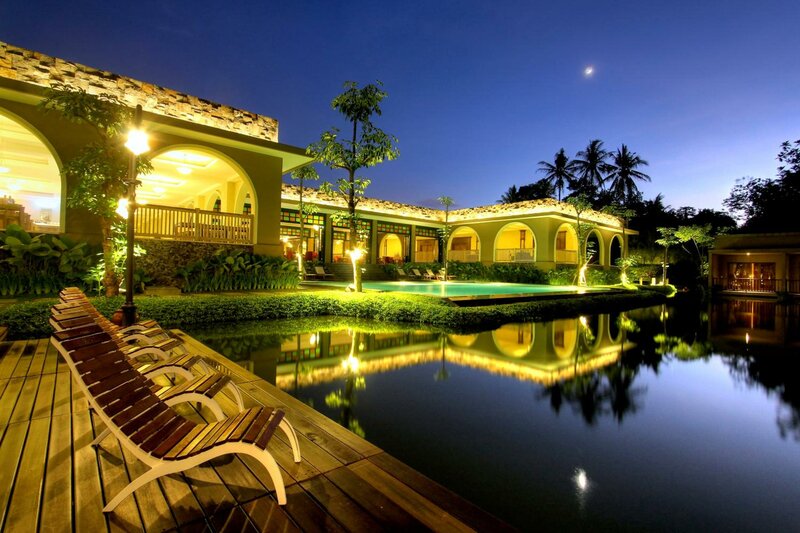 Гостиница The Westlake Hotel & Resort Yogyakarta