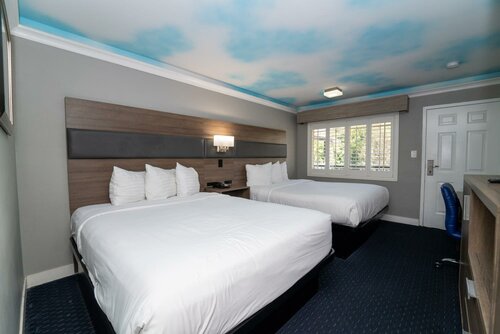 Гостиница Hollywood Palms Inn and Suites в Лос-Анджелесе