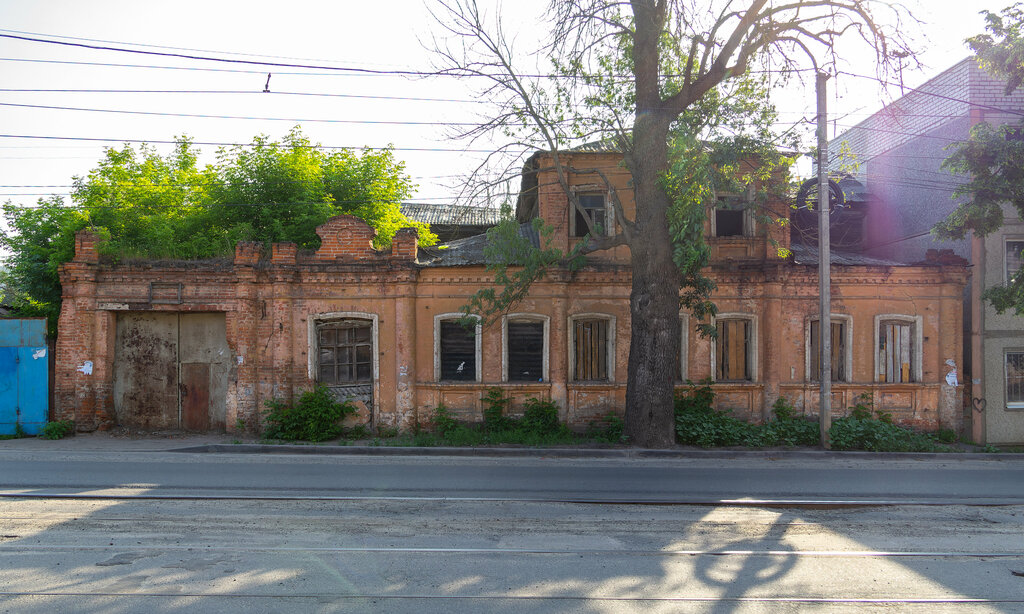 An architectural monument Дом с воротами крестьян Ломакиных, Kursk, photo