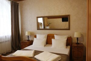 Ostrov (Aleksandrov, Voyennaya ulitsa, 9), hotel