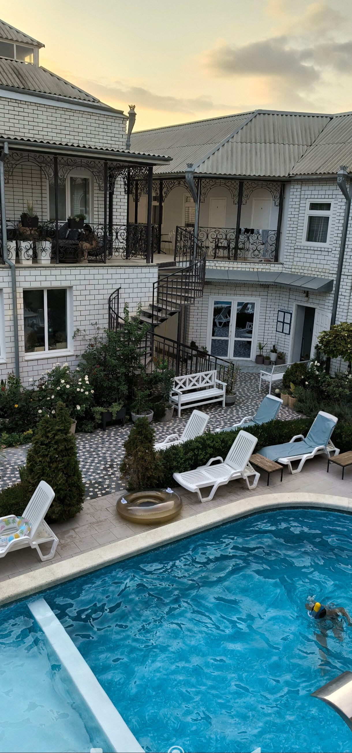 Фото Азария