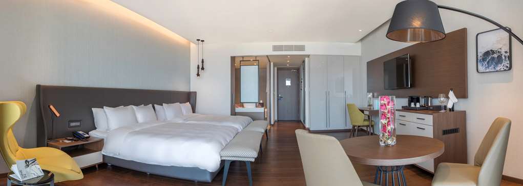 Фото Radisson Blu Hotel Larnaca
