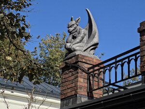 Гостиница Дом с гаргульями