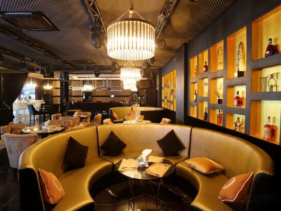 Фото Queenco Hotel & Casino