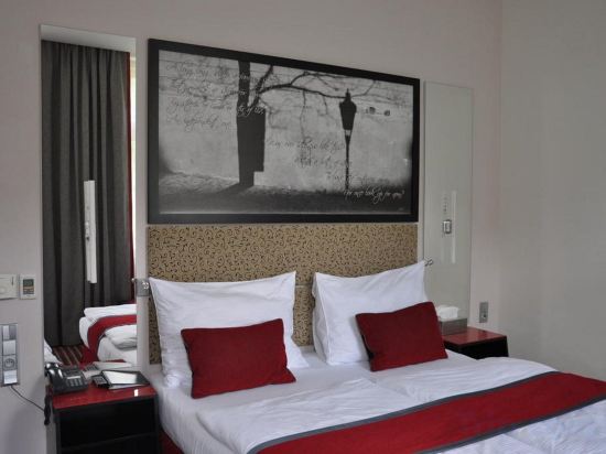 Фото Red and Blue Design Hotel Prague