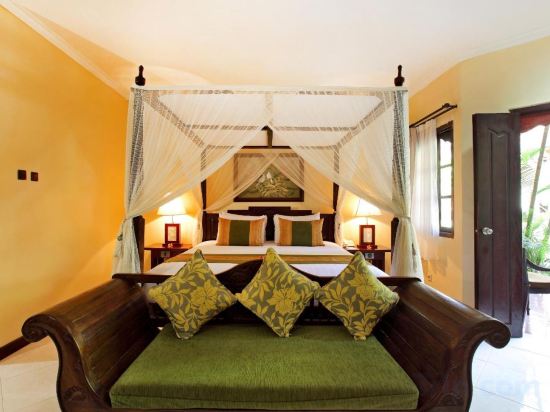 Фото Adi Dharma Hotel