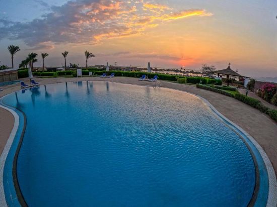 Фото Ivy Cyrene Island Aqua Park Resort