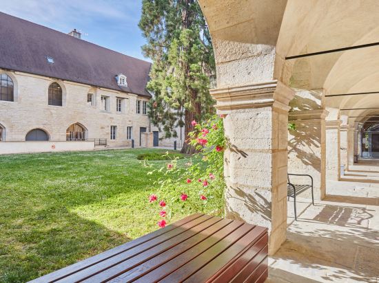 Фото Appart'hôtel Odalys City Dijon Centre Les Cordeliers