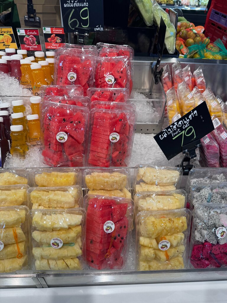 Food hypermarket Tops Daily, Pattaya, photo