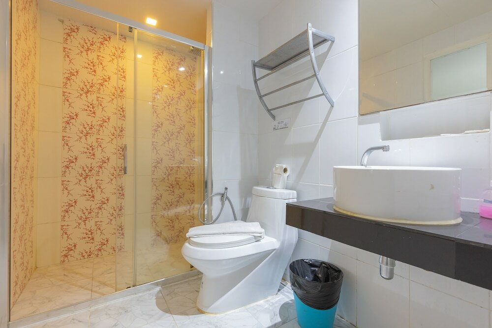 Фото Patong Buri Resort