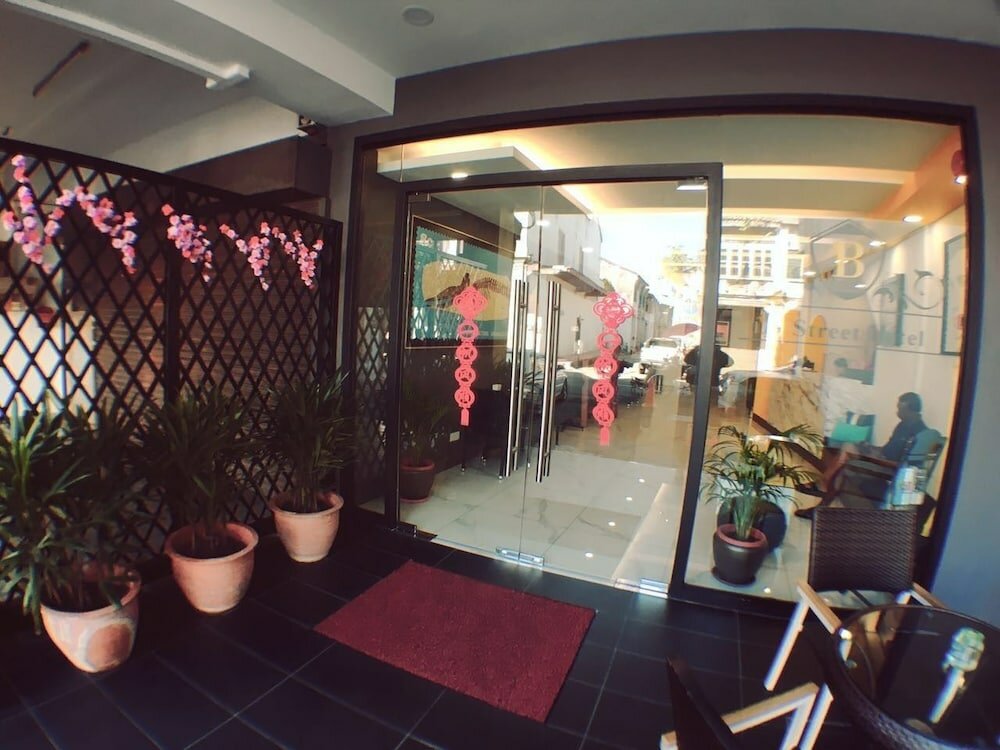 Фото B Street Hotel