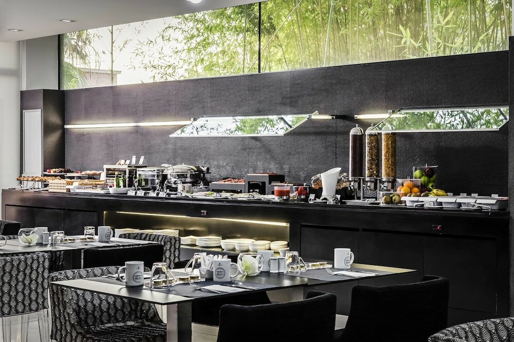 Фото Ikonik Angli