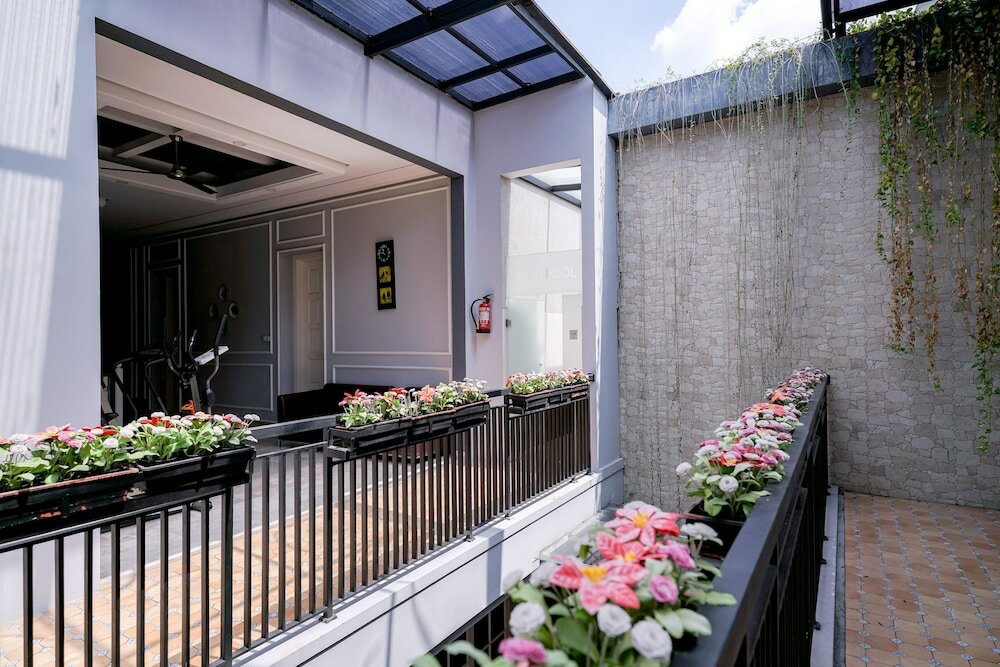 Фото RedDoorz Premium near Rs Pondok Indah