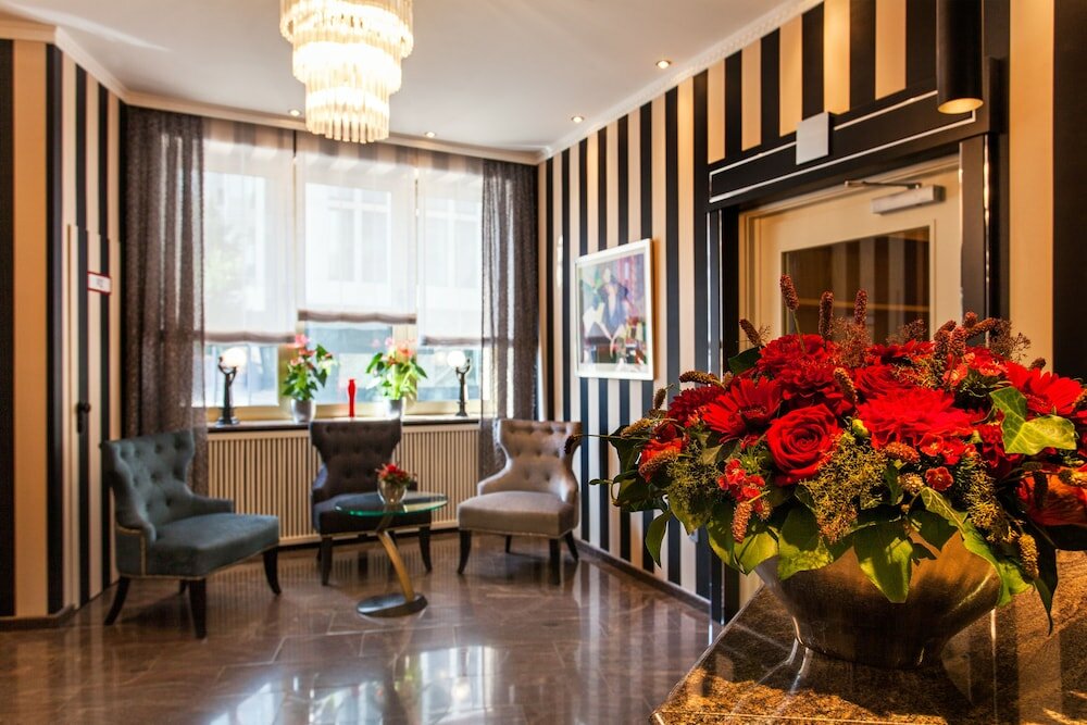 Фото Favored Hotel Domicil