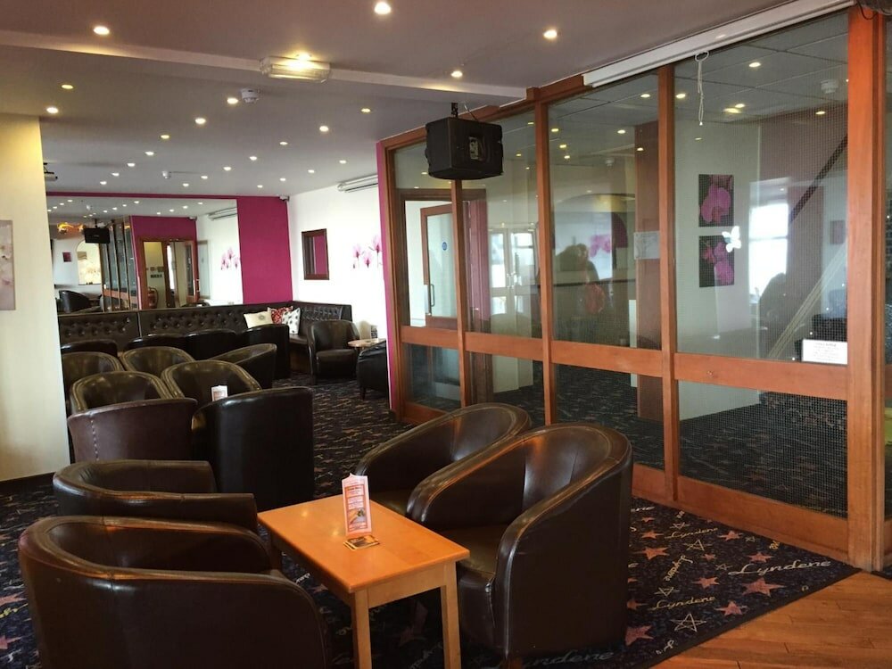 Фото Lyndene Hotel