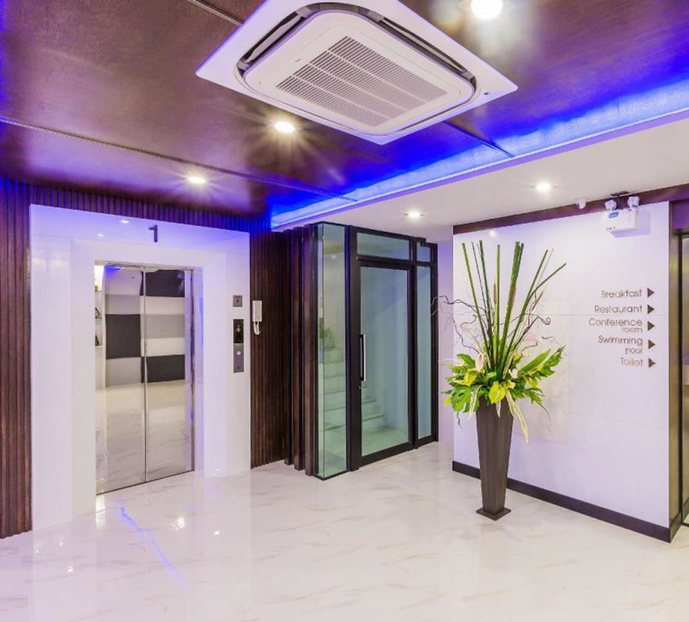 Фото River Front Krabi Hotel