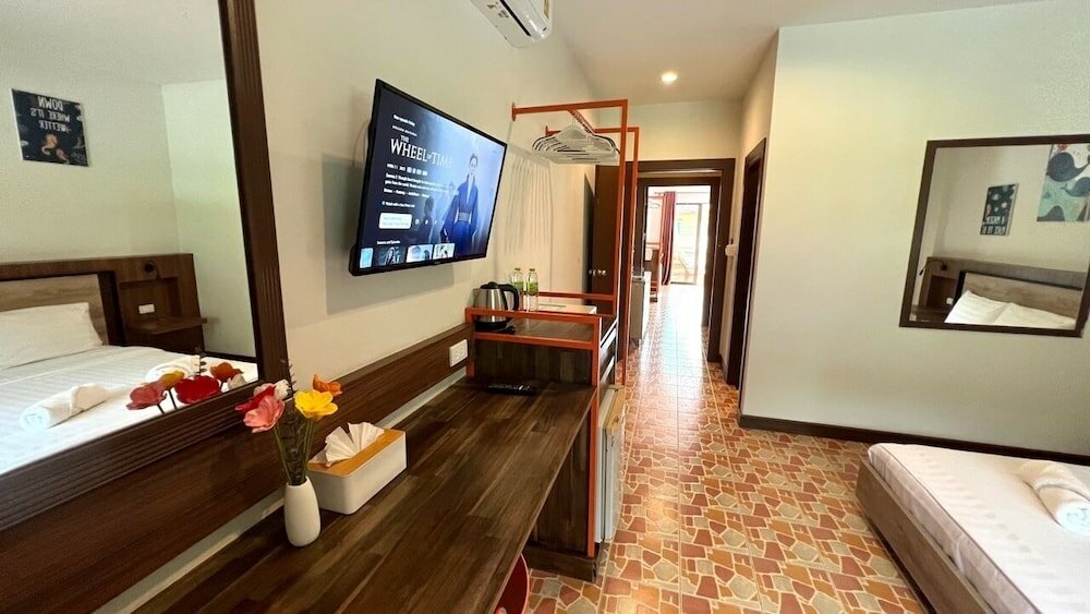 Фото My Friends's House 2