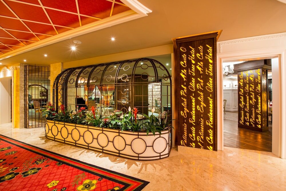 Фото The Olive Tree Hotel