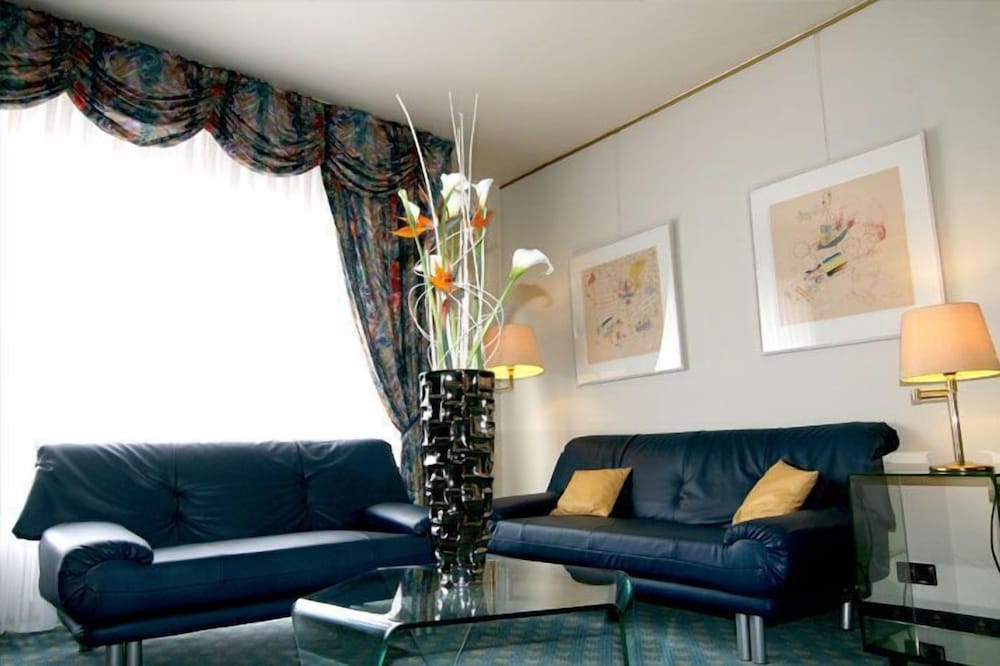 Фото Hotel Königshof The Arthouse