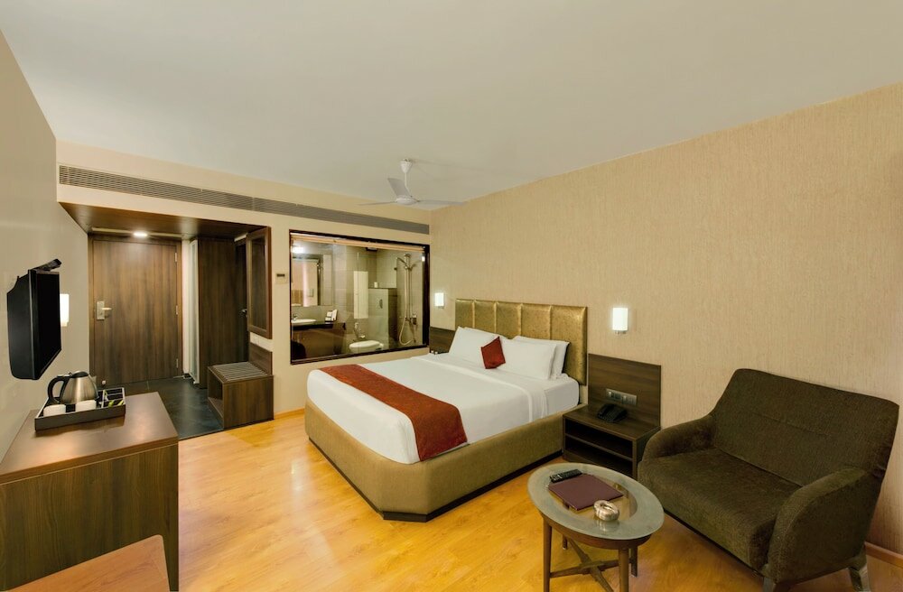 Фото Hotel Surat
