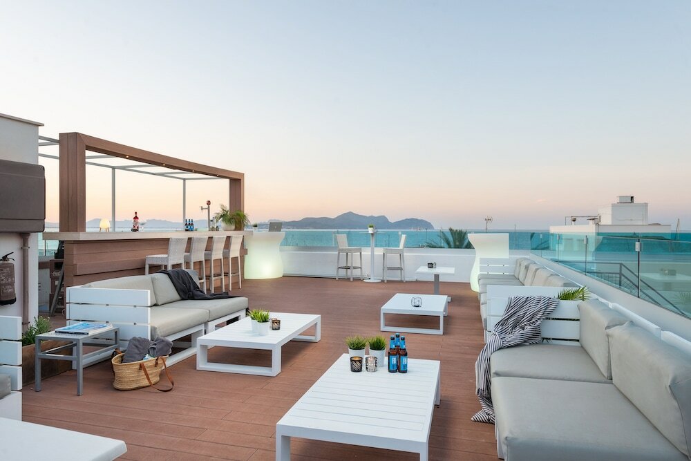 Фото Llaut Boutique Hotel