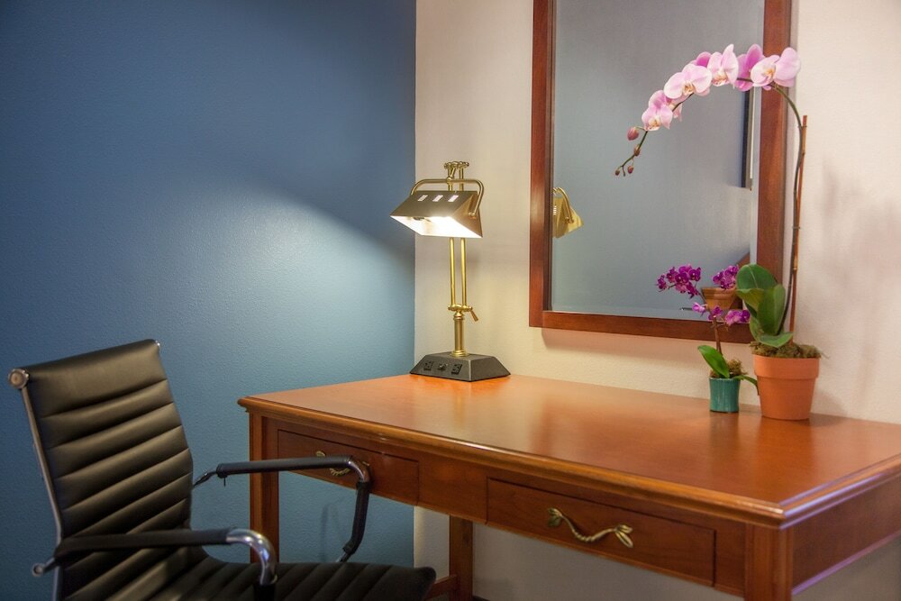 Фото Federal City Inn & Suites