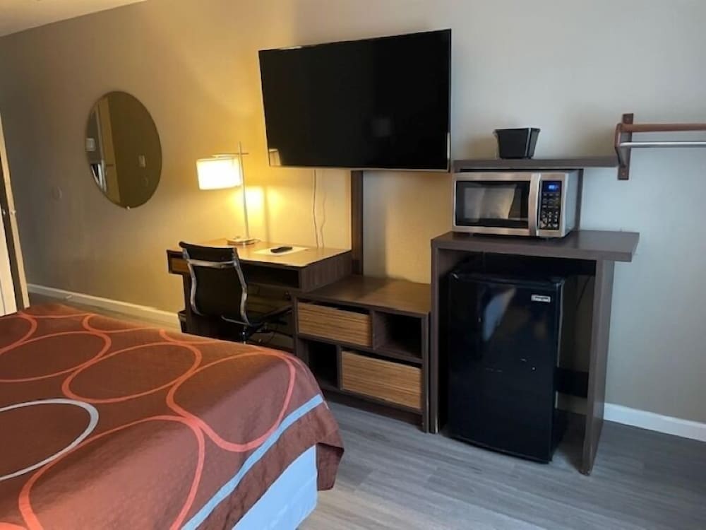 Фото Super 8 by Wyndham Alton