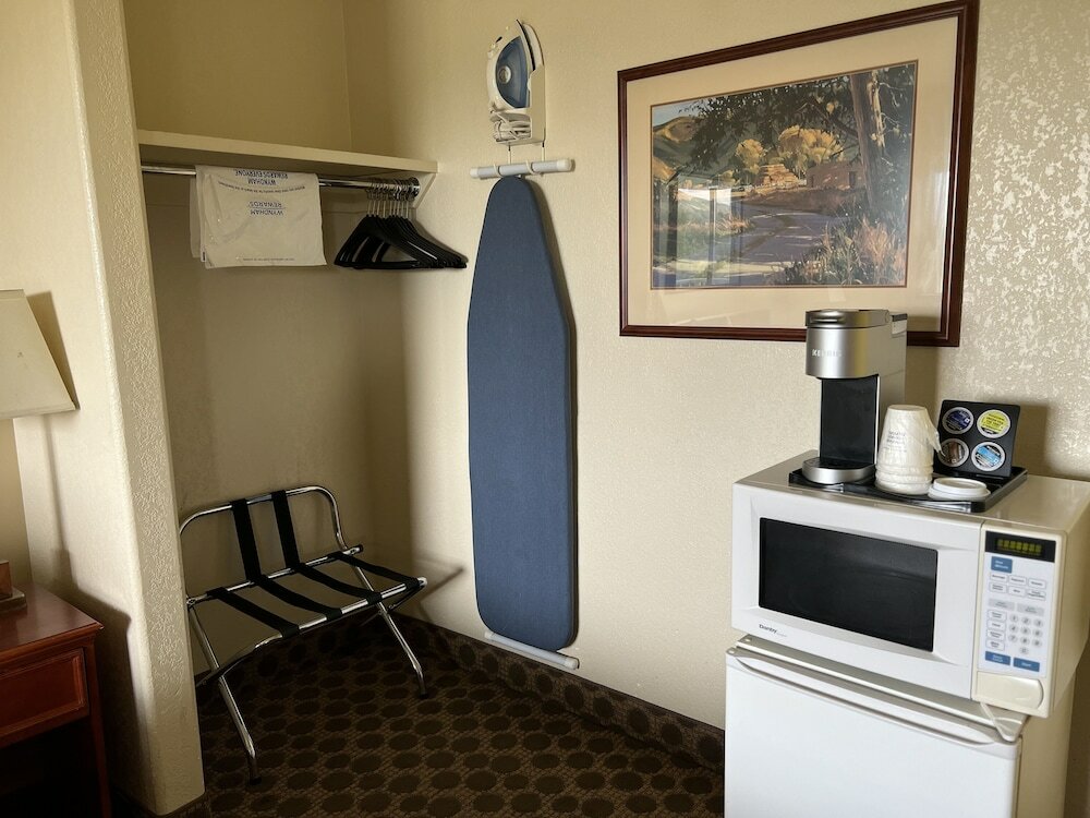 Фото Travelodge by Wyndham Drumheller