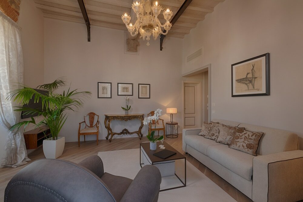 Фото Donati Luxury Tower Suites