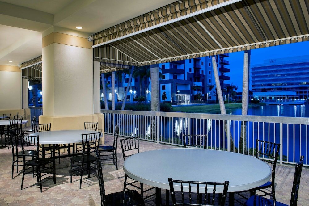 Фото Renaissance Fort Lauderdale West Hotel