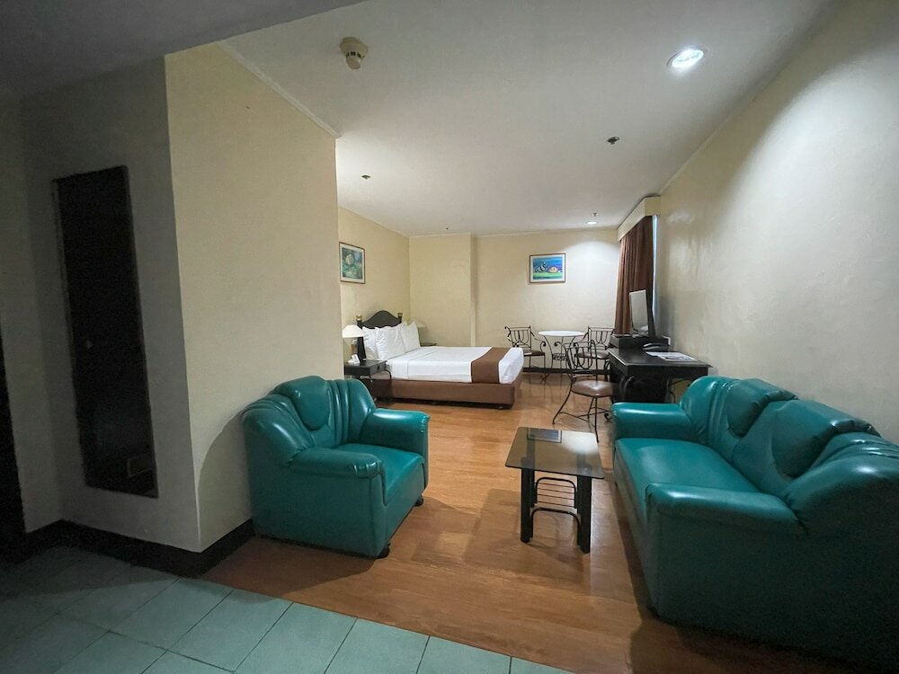 Фото The Golden Peak Hotel & Suites powered by Cocotel