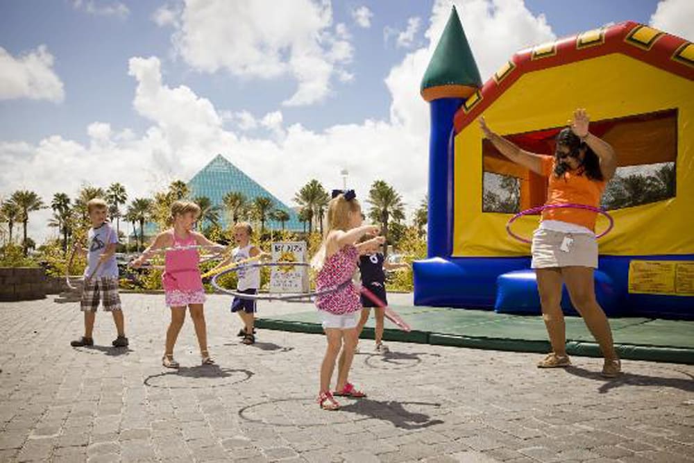 Фото Moody Gardens Hotel, SPA and Convention Center