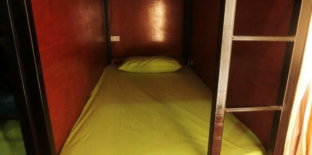 Фото Near The Park Backpack House