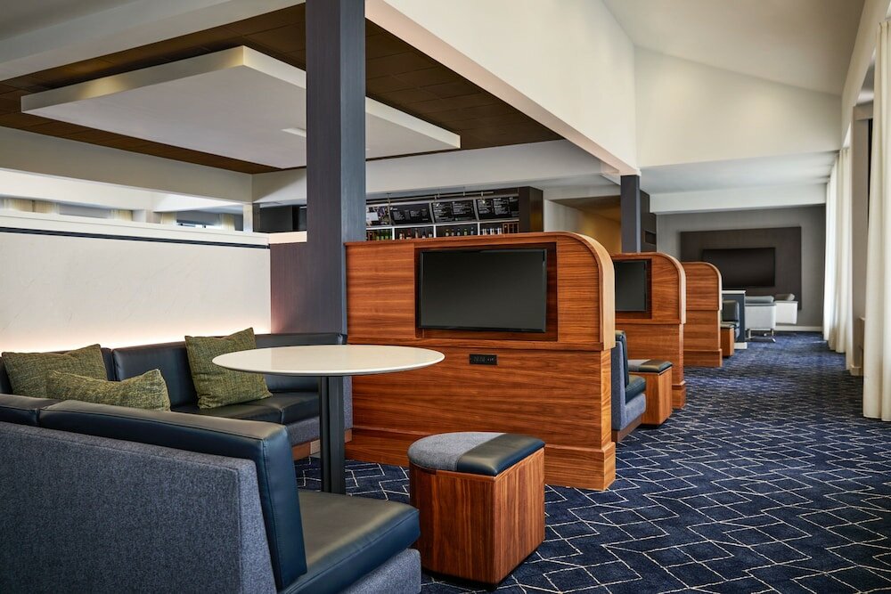 Фото Courtyard by Marriott Kansas City Overland Park/Metcalf