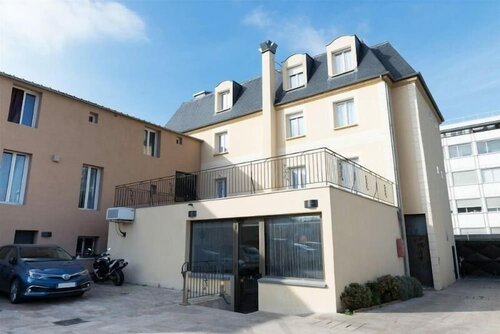 Внешний вид отеля Hôtel Le Saint Germain в Ольне-су-Буе, фото 1