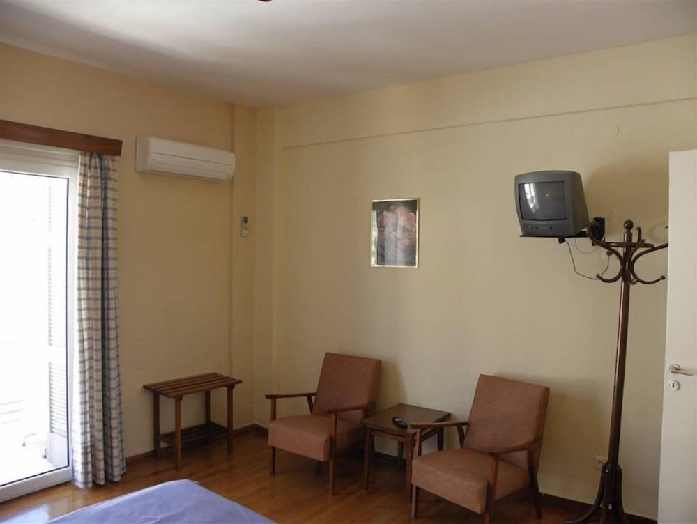 Фото Hotel Theoxenia Loutraki