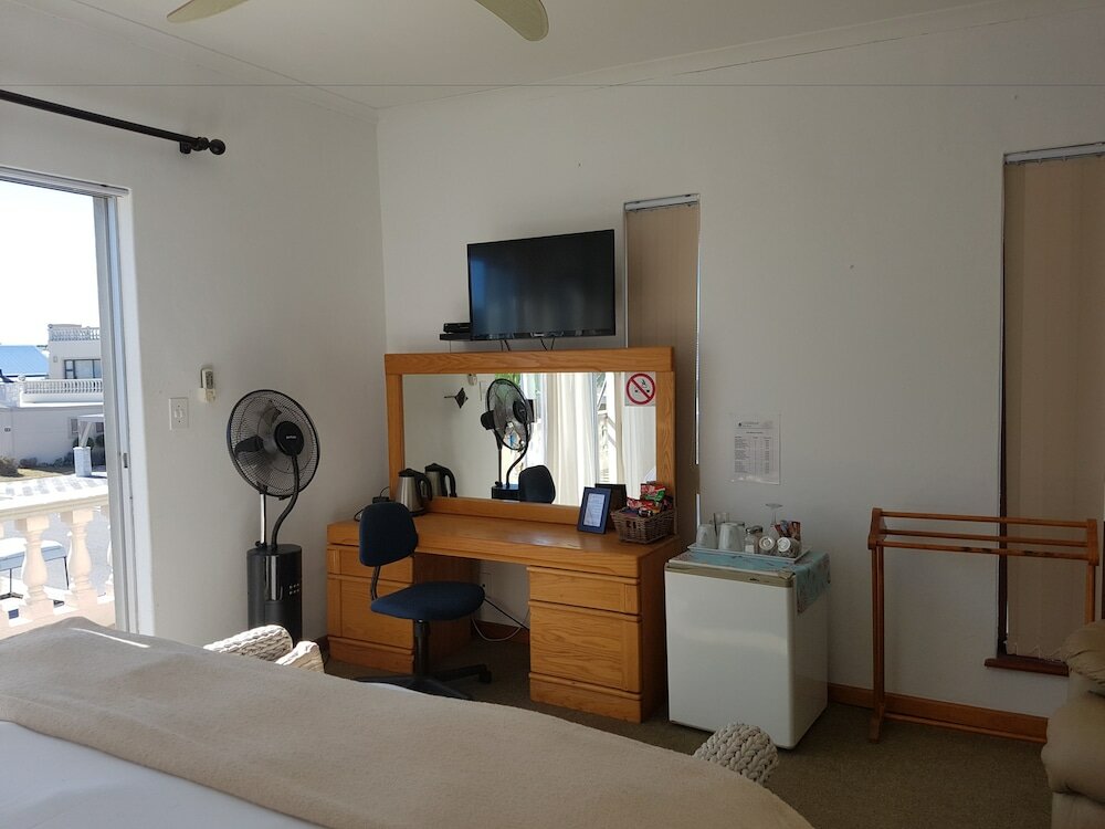 Фото Melkbosch Guesthouse
