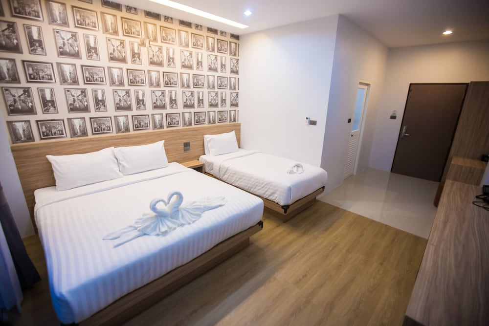 Фото The S. G Hotel