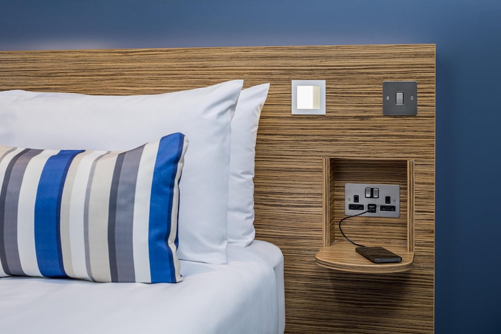 Фото Travelodge London Central City Road Hotel