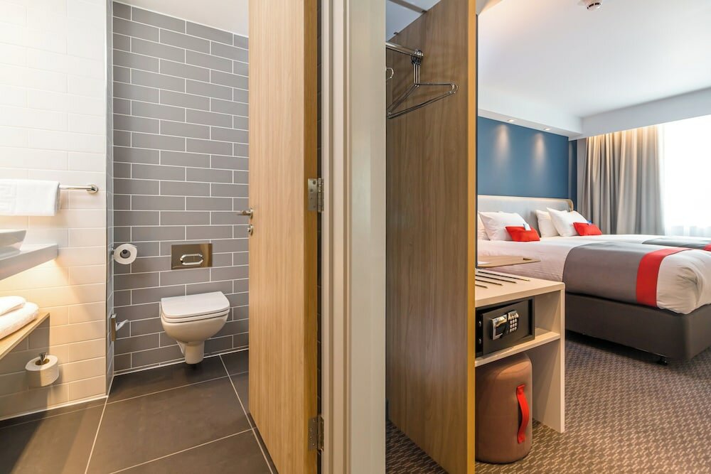 Фото Holiday Inn Express Bodmin - Victoria Junction, an Ihg Hotel