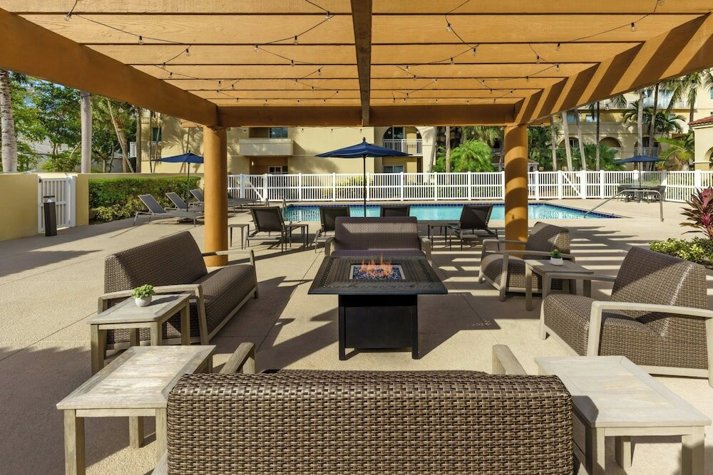 Фото Courtyard by Marriott Fort Lauderdale North/Cypress Creek
