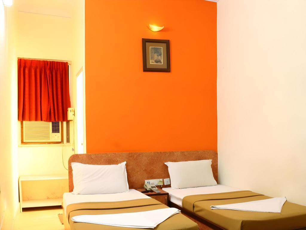 Фото Hotel Suriya International