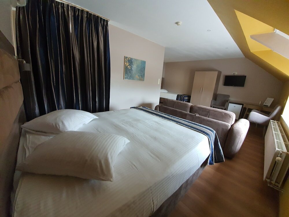 Фото Hotel Midi Zuid